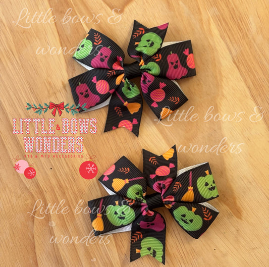 Spooky ribbon piggies